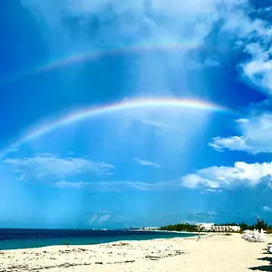 https://flamingo-house-turks-caicos.comcaribbean.com